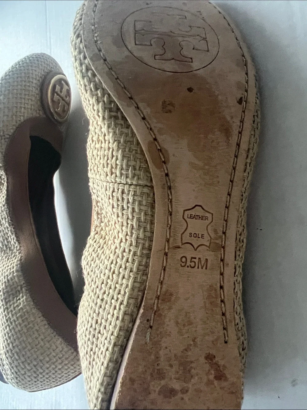 Tory Burch Reva ballet flats woven raffia straw texture and gold-tone metal logo